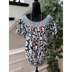 Lane Bryant Top Blouse Women's Size 18/20 Black & White Short Sleeve Round Neck